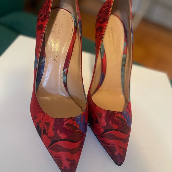 Gianvito Rossi Pumps - Picture 2 of 3